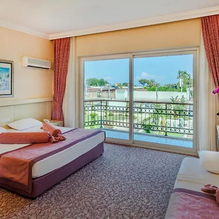 Hotel Club Belpinar-beldibi-kemer 4*